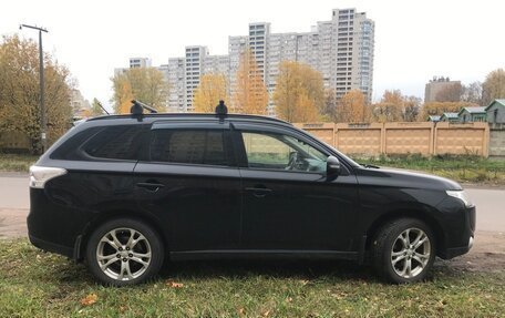 Mitsubishi Outlander III рестайлинг 3, 2013 год, 1 290 000 рублей, 8 фотография