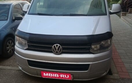 Volkswagen Caravelle T5, 2014 год, 2 200 000 рублей, 3 фотография