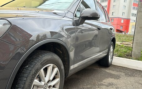 Volkswagen Touareg III, 2012 год, 1 750 000 рублей, 2 фотография