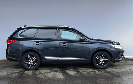 Mitsubishi Outlander III рестайлинг 3, 2019 год, 2 550 000 рублей, 4 фотография