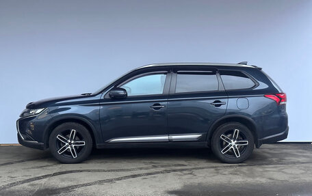 Mitsubishi Outlander III рестайлинг 3, 2019 год, 2 550 000 рублей, 8 фотография