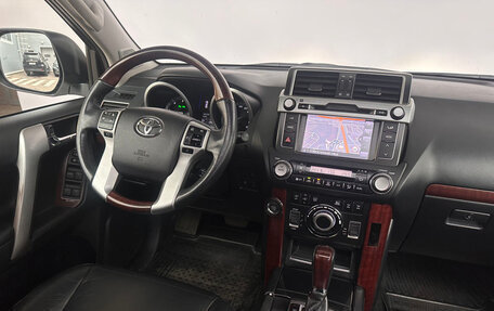 Toyota Land Cruiser Prado 150 рестайлинг 2, 2016 год, 4 100 000 рублей, 26 фотография