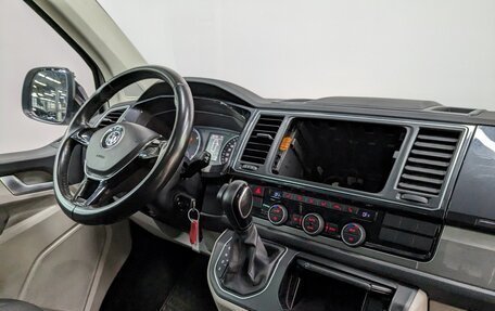 Volkswagen Caravelle T6 рестайлинг, 2019 год, 2 750 000 рублей, 25 фотография