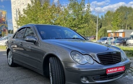 Mercedes-Benz C-Класс, 2004 год, 730 000 рублей, 1 фотография