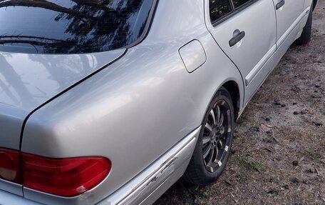 Mercedes-Benz E-Класс, 1998 год, 250 000 рублей, 4 фотография