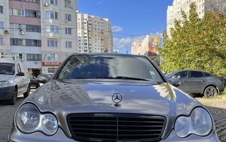 Mercedes-Benz C-Класс, 2004 год, 730 000 рублей, 21 фотография