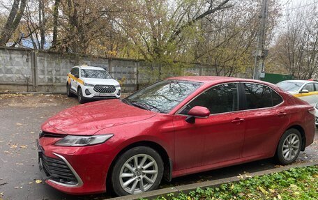 Toyota Camry, 2021 год, 3 500 000 рублей, 2 фотография