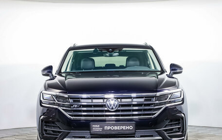 Volkswagen Touareg III, 2019 год, 5 890 000 рублей, 2 фотография