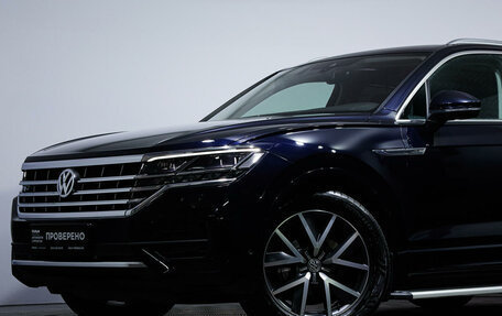 Volkswagen Touareg III, 2019 год, 5 890 000 рублей, 21 фотография