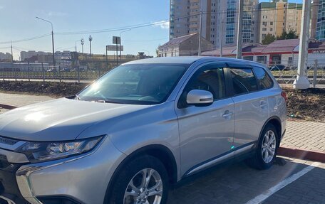 Mitsubishi Outlander III рестайлинг 3, 2019 год, 2 460 000 рублей, 5 фотография