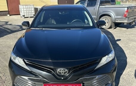 Toyota Camry, 2019 год, 3 350 000 рублей, 2 фотография