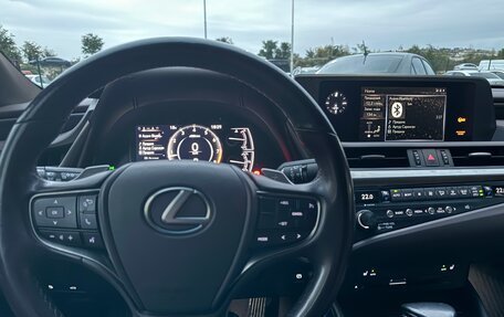 Lexus ES VII, 2018 год, 4 600 000 рублей, 18 фотография