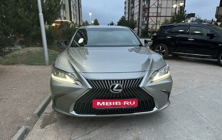 Lexus ES VII, 2018 год, 4 600 000 рублей, 24 фотография