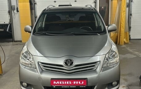 Toyota Verso I, 2011 год, 1 499 000 рублей, 2 фотография