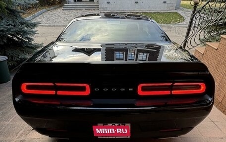 Dodge Challenger III рестайлинг 2, 2019 год, 4 999 999 рублей, 3 фотография