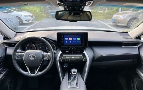 Toyota Harrier, 2023 год, 3 800 000 рублей, 16 фотография