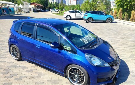 Honda Fit III, 2010 год, 1 050 000 рублей, 2 фотография