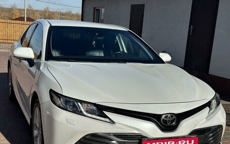 Toyota Camry, 2018 год, 2 880 000 рублей, 2 фотография