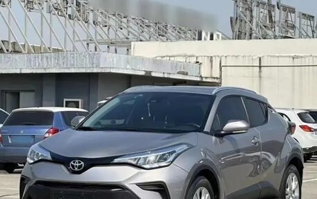 Toyota C-HR I рестайлинг, 2021 год, 1 950 000 рублей, 1 фотография