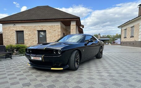 Dodge Challenger III рестайлинг 2, 2021 год, 10 000 000 рублей, 3 фотография