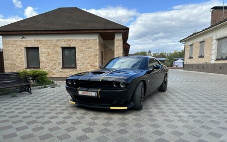 Dodge Challenger III рестайлинг 2, 2021 год, 10 000 000 рублей, 8 фотография