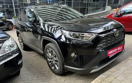 Toyota RAV4, 2021 год, 3 900 000 рублей, 6 фотография