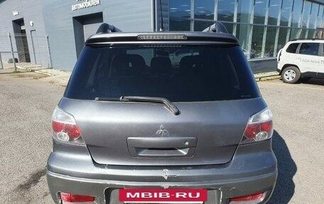 Mitsubishi Outlander III рестайлинг 3, 2004 год, 490 000 рублей, 4 фотография