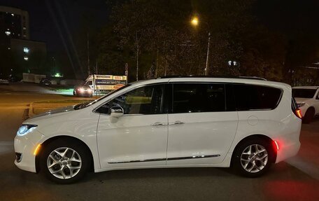 Chrysler Pacifica (RU), 2020 год, 3 500 000 рублей, 6 фотография