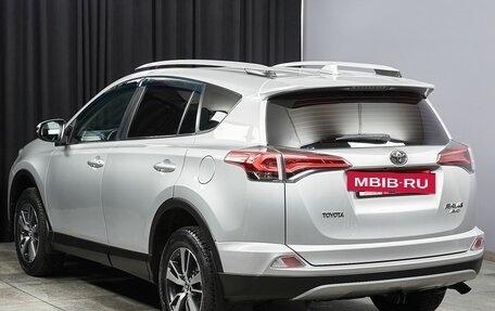 Toyota RAV4, 2017 год, 2 597 000 рублей, 6 фотография