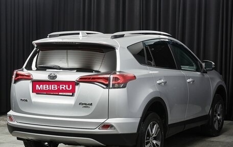 Toyota RAV4, 2017 год, 2 597 000 рублей, 4 фотография