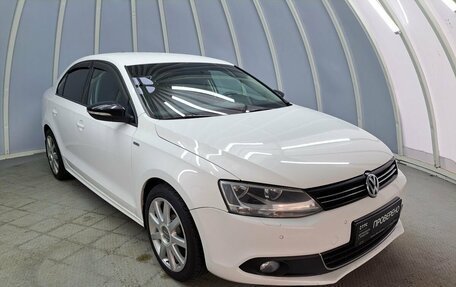 Volkswagen Jetta VI, 2013 год, 884 000 рублей, 3 фотография