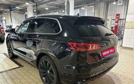 Volkswagen Touareg III, 2018 год, 6 397 000 рублей, 3 фотография