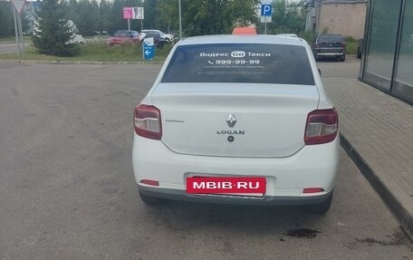 Renault Logan II, 2017 год, 600 000 рублей, 4 фотография