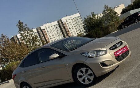 Hyundai Solaris II рестайлинг, 2011 год, 950 000 рублей, 5 фотография