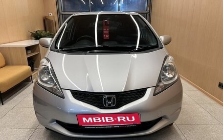 Honda Fit III, 2010 год, 835 000 рублей, 2 фотография