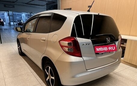 Honda Fit III, 2010 год, 835 000 рублей, 6 фотография