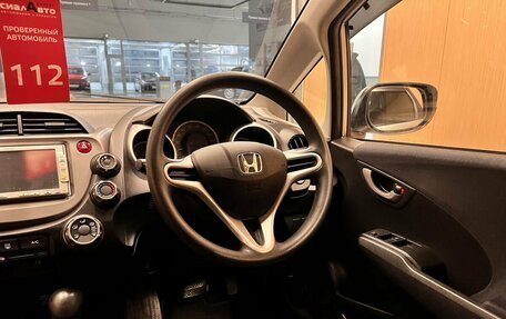 Honda Fit III, 2010 год, 835 000 рублей, 17 фотография