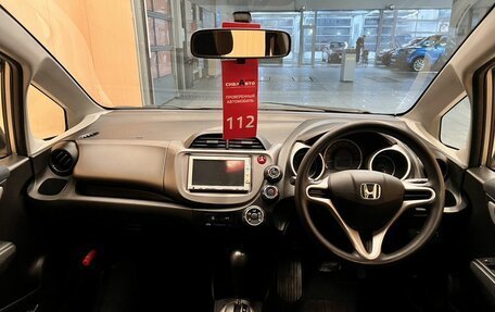 Honda Fit III, 2010 год, 835 000 рублей, 16 фотография