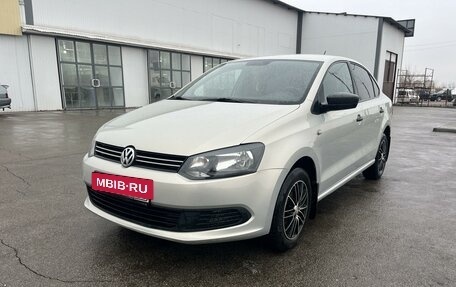 Volkswagen Polo VI (EU Market), 2013 год, 820 000 рублей, 2 фотография