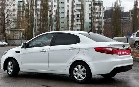 KIA Rio III рестайлинг, 2013 год, 949 000 рублей, 5 фотография