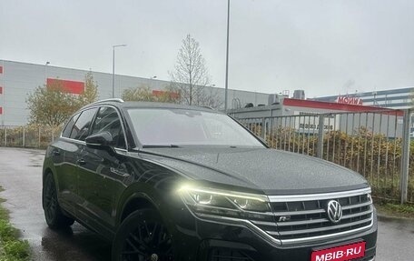 Volkswagen Touareg III, 2018 год, 5 190 000 рублей, 1 фотография