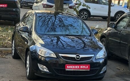 Opel Astra J, 2011 год, 760 000 рублей, 1 фотография