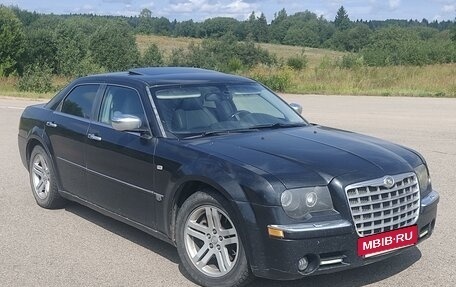 Chrysler 300C II, 2005 год, 850 000 рублей, 3 фотография