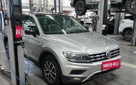 Volkswagen Tiguan II, 2019 год, 3 000 000 рублей, 2 фотография