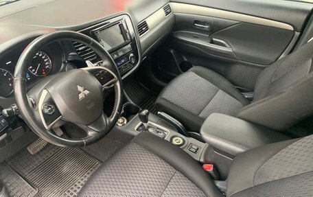 Mitsubishi Outlander III рестайлинг 3, 2012 год, 1 670 000 рублей, 9 фотография