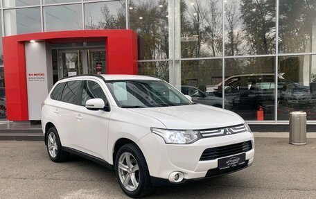 Mitsubishi Outlander III рестайлинг 3, 2012 год, 1 670 000 рублей, 3 фотография