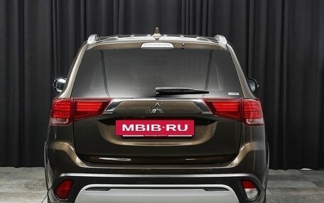 Mitsubishi Outlander III рестайлинг 3, 2020 год, 2 677 000 рублей, 5 фотография