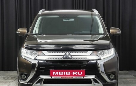 Mitsubishi Outlander III рестайлинг 3, 2020 год, 2 677 000 рублей, 2 фотография