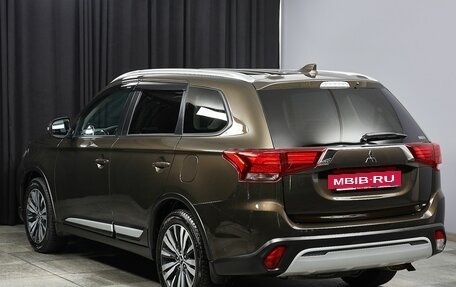 Mitsubishi Outlander III рестайлинг 3, 2020 год, 2 677 000 рублей, 6 фотография