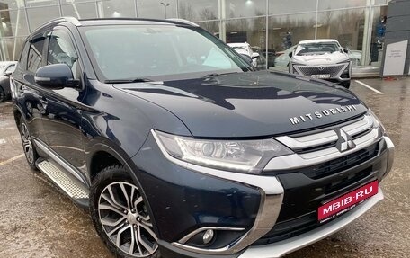 Mitsubishi Outlander III рестайлинг 3, 2018 год, 2 250 000 рублей, 1 фотография